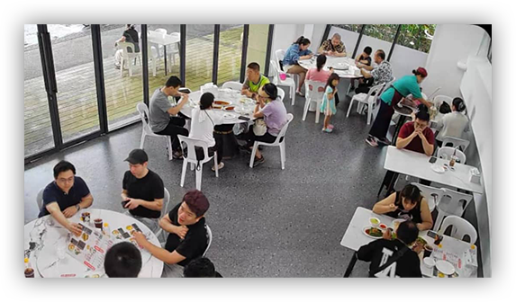Jumbo outlet dining area
